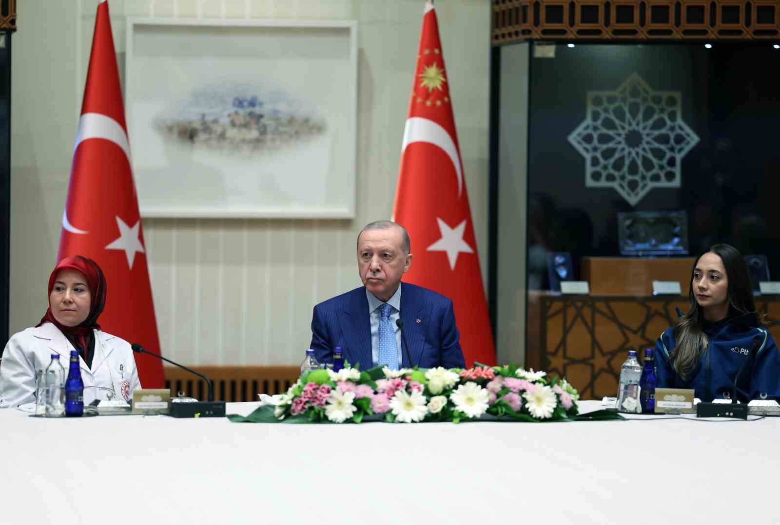 cumhurbaskani erdogan isci ve isveren temsilcilerini kabul etti 8 G5Kd3ubR