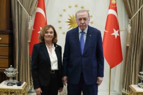Heimlich manevrası ile boğulmaktan kurtuldu 2 thumbnail