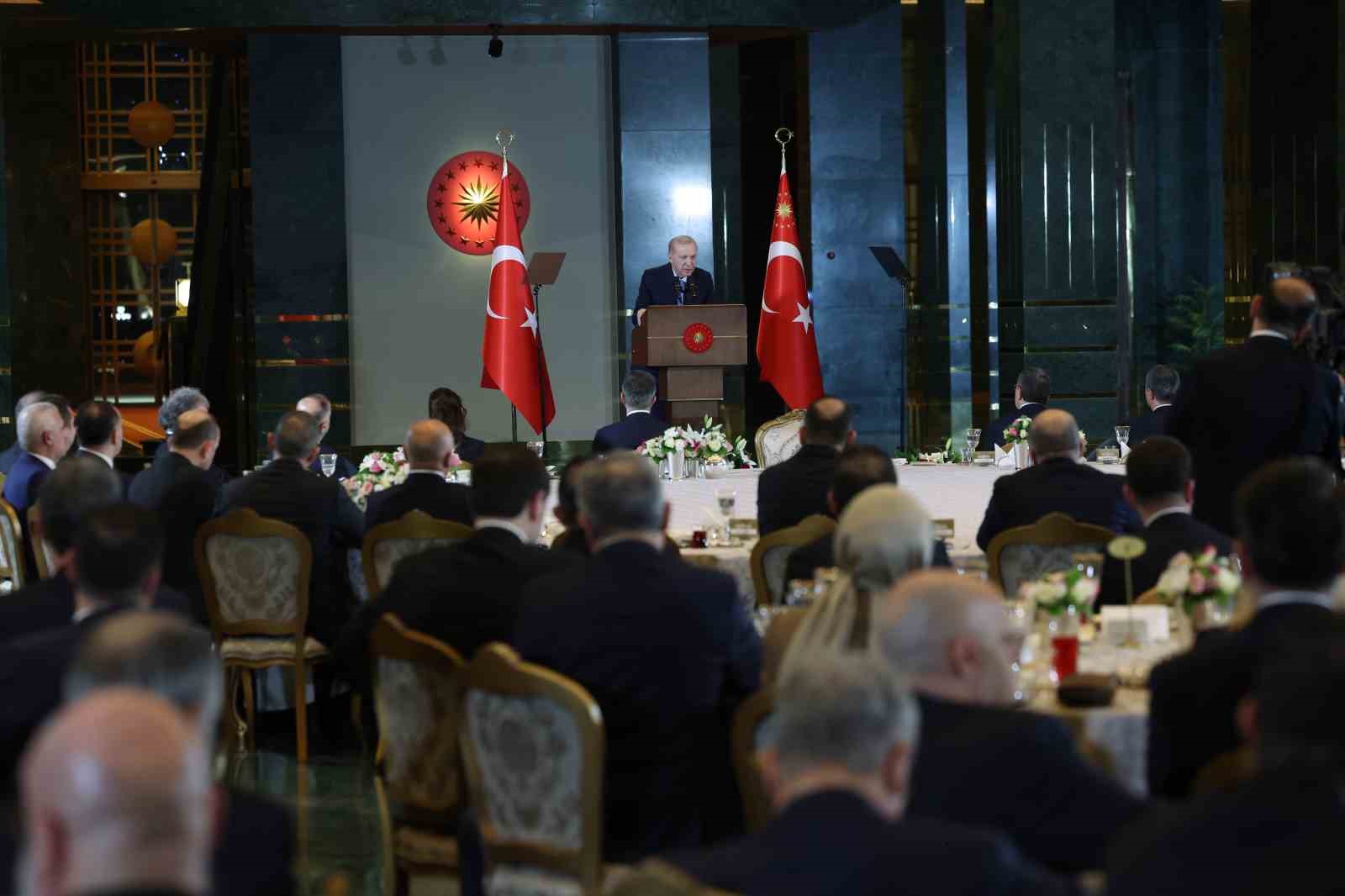 Cumhurbaşkanı Erdoğan: "İsrail; tamamen keyfi sebeplerle Mescid-i Aksa’yı 17 gündür Müslümanların ibadetine kapalı tutuyor" 11 cumhurbaskani erdogan israil tamamen keyfi sebeplerle mescid i aksayi 17 gundur muslumanlarin ibadetine kapali tutuyor 4KT6MtJp
