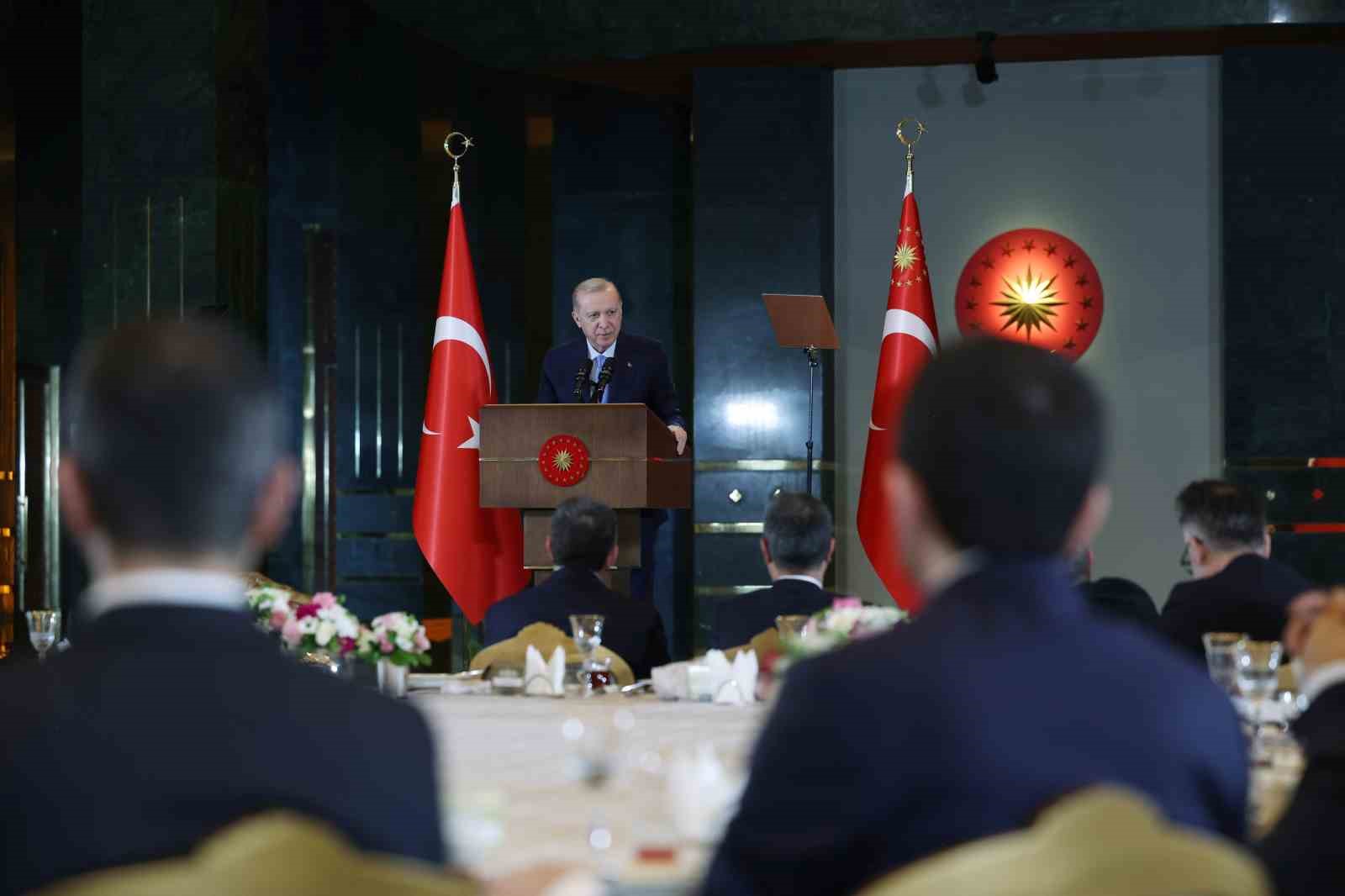 Cumhurbaşkanı Erdoğan: "İsrail; tamamen keyfi sebeplerle Mescid-i Aksa’yı 17 gündür Müslümanların ibadetine kapalı tutuyor" 15 cumhurbaskani erdogan israil tamamen keyfi sebeplerle mescid i aksayi 17 gundur muslumanlarin ibadetine kapali tutuyor