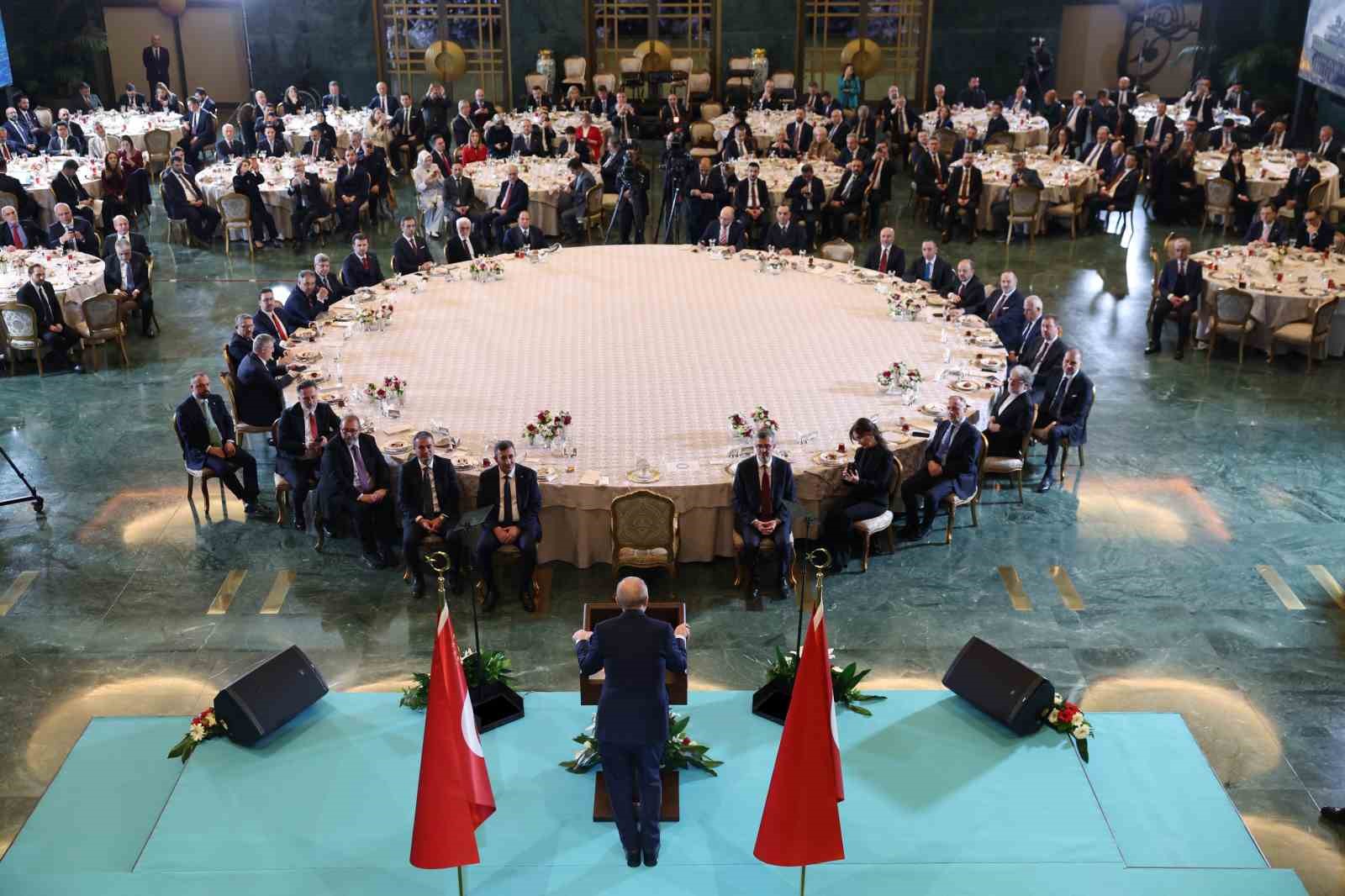 Cumhurbaşkanı Erdoğan: "İsrail; tamamen keyfi sebeplerle Mescid-i Aksa’yı 17 gündür Müslümanların ibadetine kapalı tutuyor" 9 cumhurbaskani erdogan israil tamamen keyfi sebeplerle mescid i aksayi 17 gundur muslumanlarin ibadetine kapali tutuyor igHL1UEZ