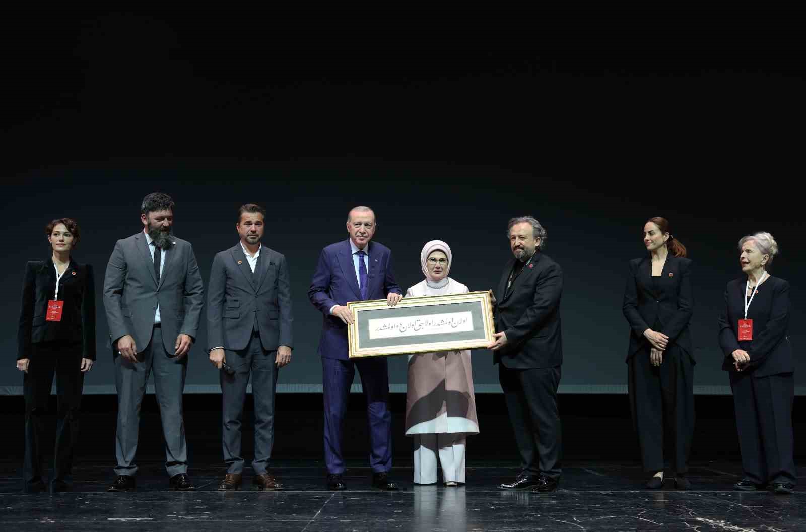 Cumhurbaşkanı Erdoğan İstanbul’da film galasına katıldı 11 cumhurbaskani erdogan istanbulda film galasina katildi 7 TknsZEwA