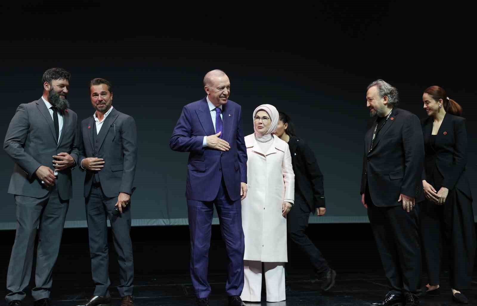 Cumhurbaşkanı Erdoğan İstanbul’da film galasına katıldı 13 cumhurbaskani erdogan istanbulda film galasina katildi 9 gbnu1HfE