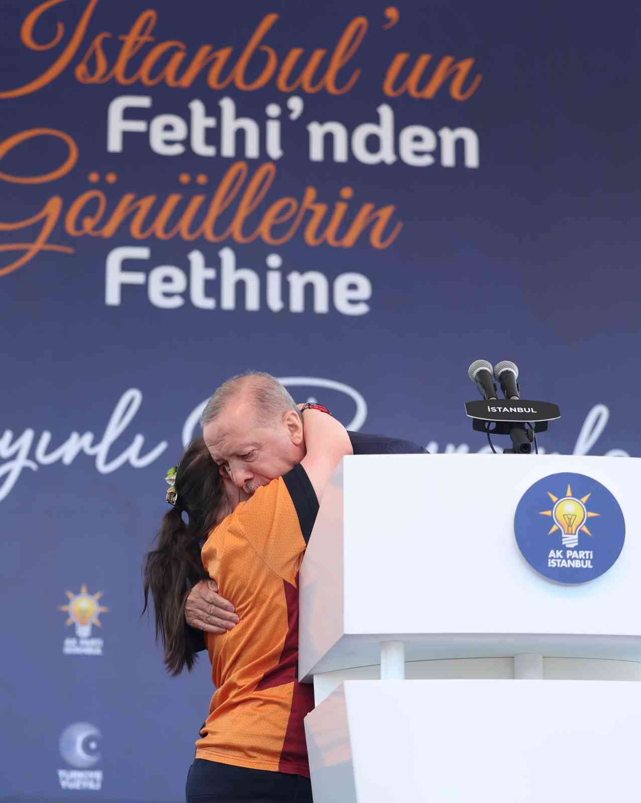 cumhurbaskani erdogan istanbulun fethi dunyanin gozbebegi bir sehirde karanligin aydinliga tebdilidir 3 4TcejPAj