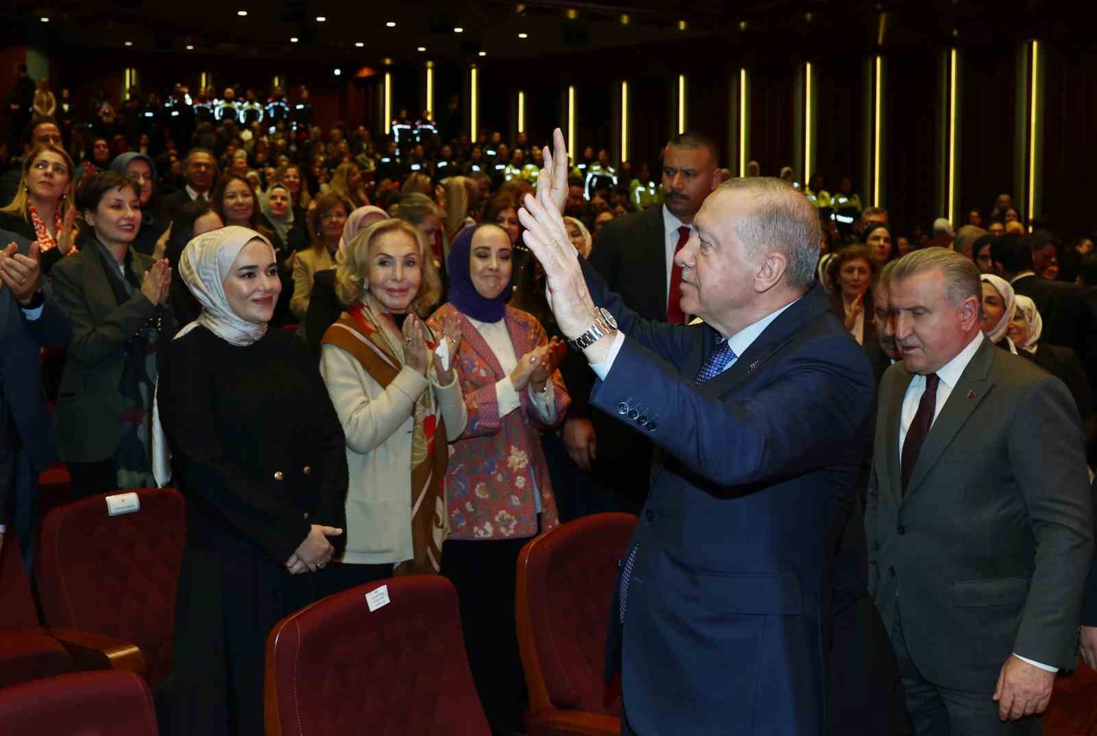 cumhurbaskani erdogan kadina el kaldiranin eli de vicdani da kararmistir 0