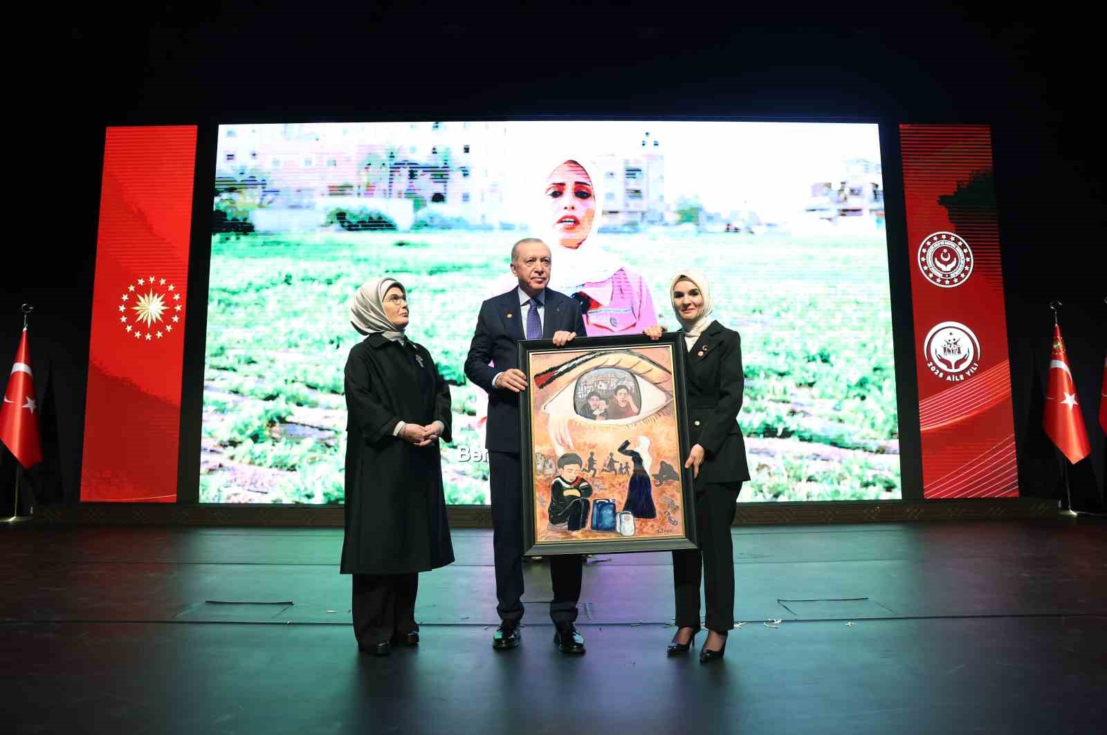 cumhurbaskani erdogan kadina el kaldiranin eli de vicdani da kararmistir 10 BCOsiQsW