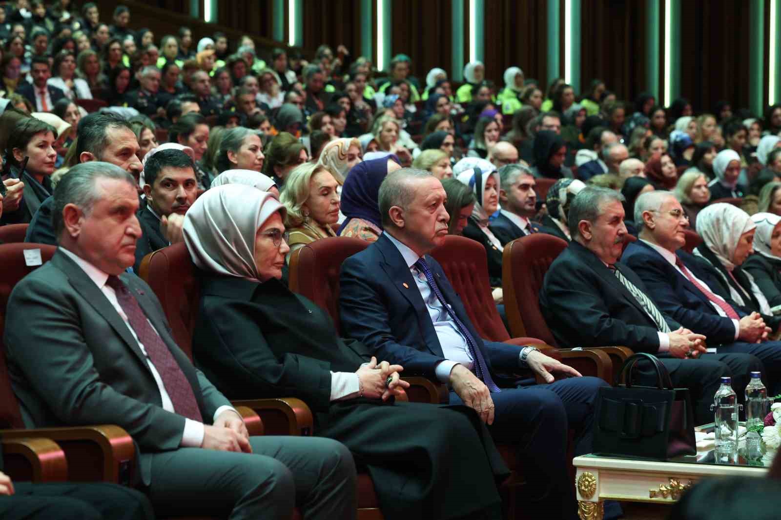 cumhurbaskani erdogan kadina el kaldiranin eli de vicdani da kararmistir 15 qkE9ilBJ