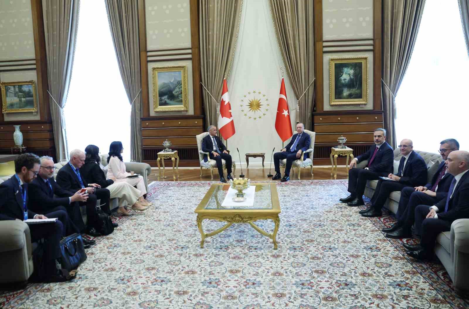 cumhurbaskani erdogan kanada basbakani mark carneyi kabul etti 3