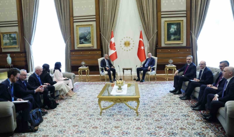 cumhurbaskani-erdogan-kanada-basbakani-mark-carneyi-kabul-etti-OSN6xmCF.jpg