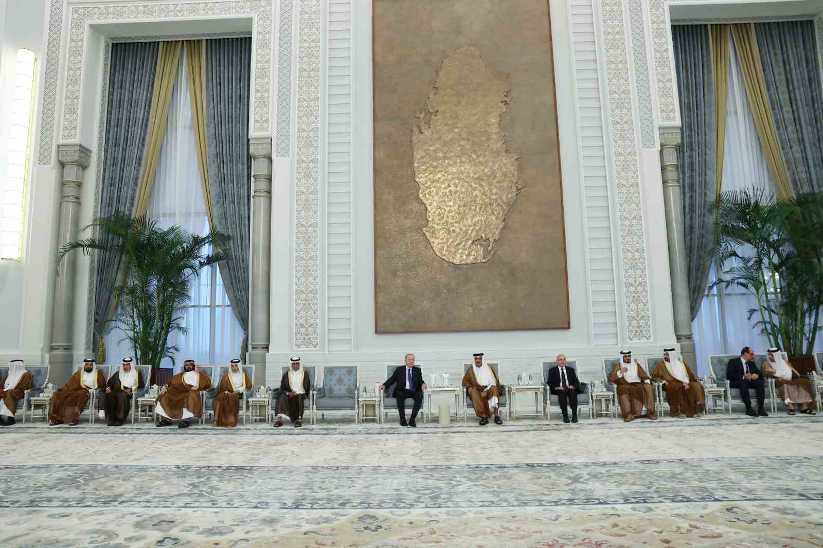 Cumhurbaşkanı Erdoğan, Katar Emiri Al Thani ile bir araya geldi 5 cumhurbaskani erdogan katar emiri al thani ile bir araya geldi 1 cNtGnTWu