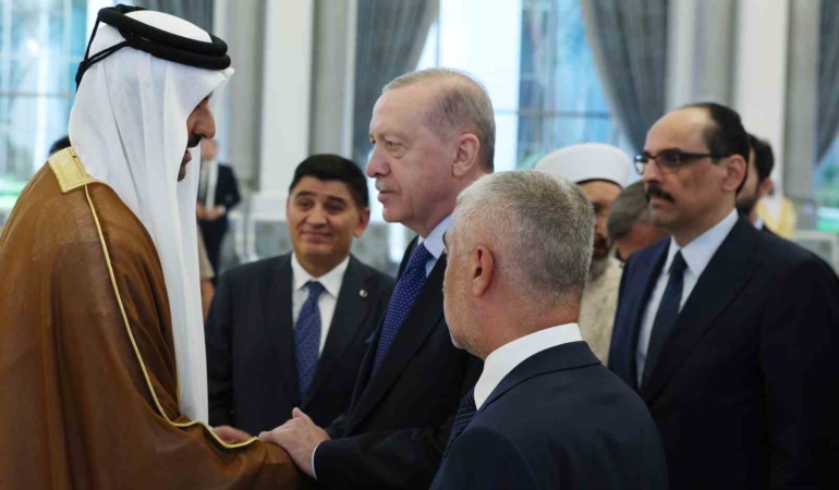 cumhurbaskani-erdogan-katar-emiri-al-thani-ile-bir-araya-geldi-aC8vOStm.jpg