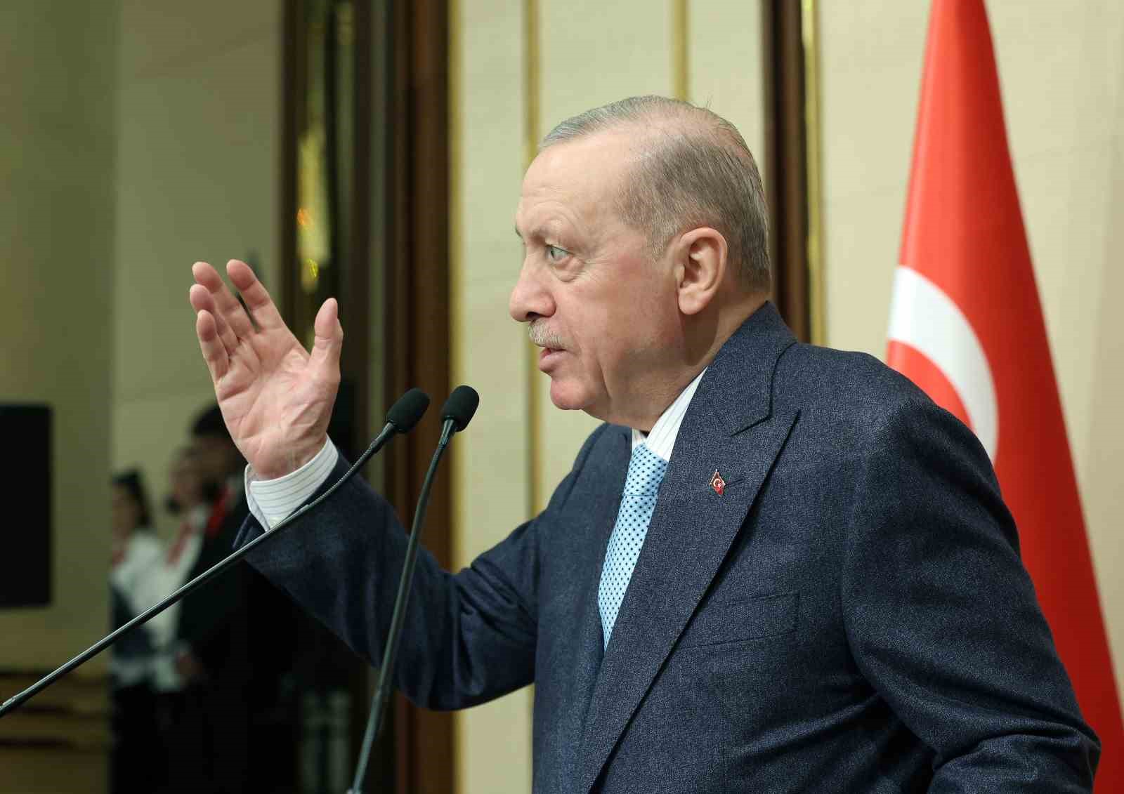 Cumhurbaşkanı Erdoğan: "Kıymetli öğretmenlerimize karşı şiddete toleransımız yoktur" 11 cumhurbaskani erdogan kiymetli ogretmenlerimize karsi siddete toleransimiz yoktur 7 A9zVdl1Z