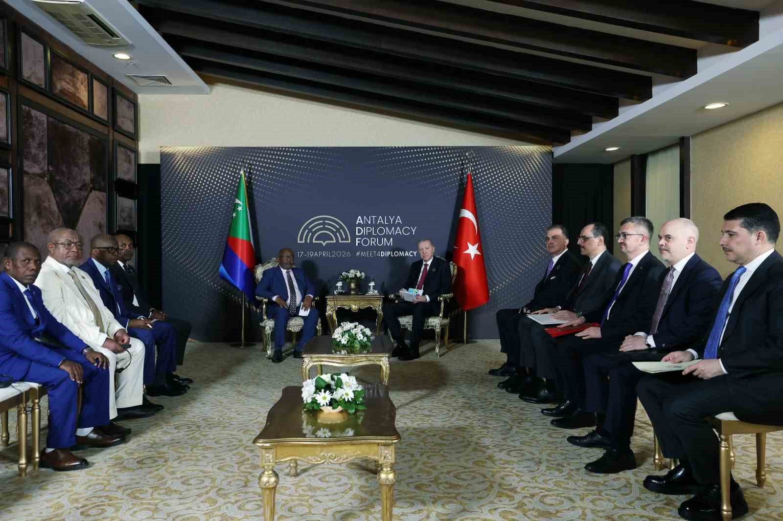 Cumhurbaşkanı Erdoğan Komorlar Birliği Cumhurbaşkanı Assoumani Azali ile görüştü 6 cumhurbaskani erdogan komorlar birligi cumhurbaskani assoumani azali ile gorustu 2