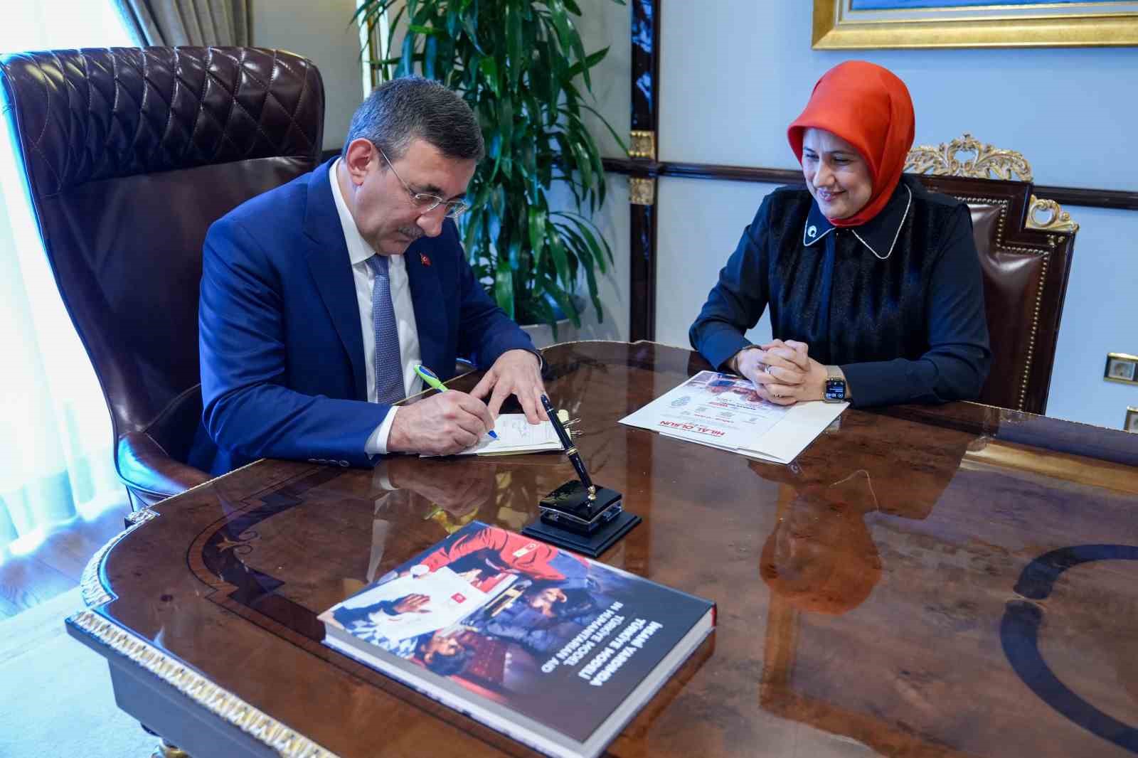 Cumhurbaşkanı Erdoğan, kurban vekaletini Türk Kızılay’a verdi 5 cumhurbaskani erdogan kurban vekaletini turk kizilaya verdi 1 2bws5HAA
