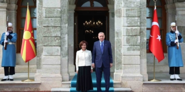 cumhurbaskani-erdogan-kuzey-makedonya-cumhurbaskani-davkova-ile-gorustu-JDuGEWYj.jpg