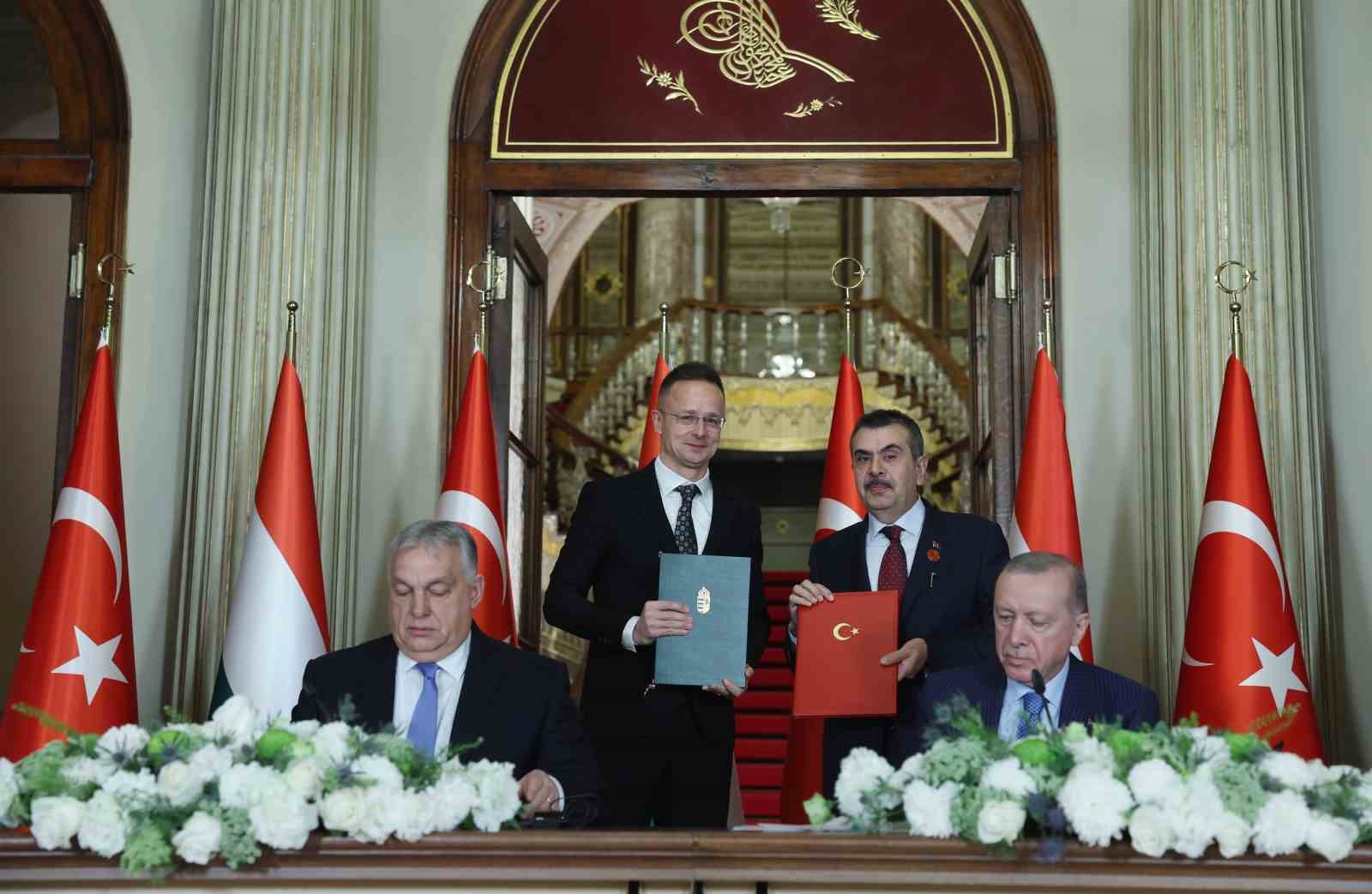 cumhurbaskani erdogan macaristan ile ticaret hedefimiz 10 milyar dolar 21 PYl4BV2G