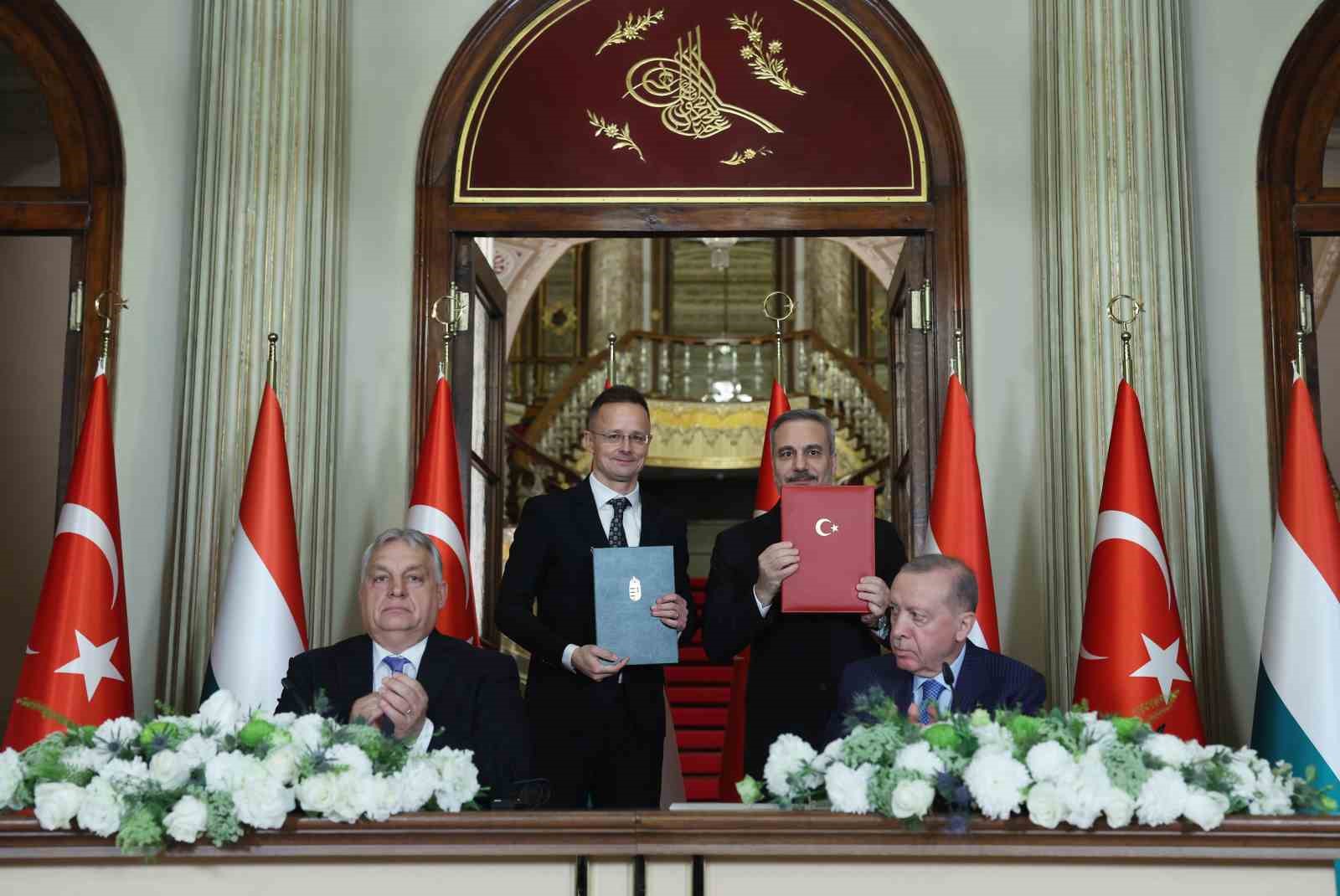cumhurbaskani erdogan macaristan ile ticaret hedefimiz 10 milyar dolar 24 RDb5eC3N