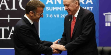 cumhurbaskani-erdogan-macron-ile-gorustu-M4jNTcPx.jpg