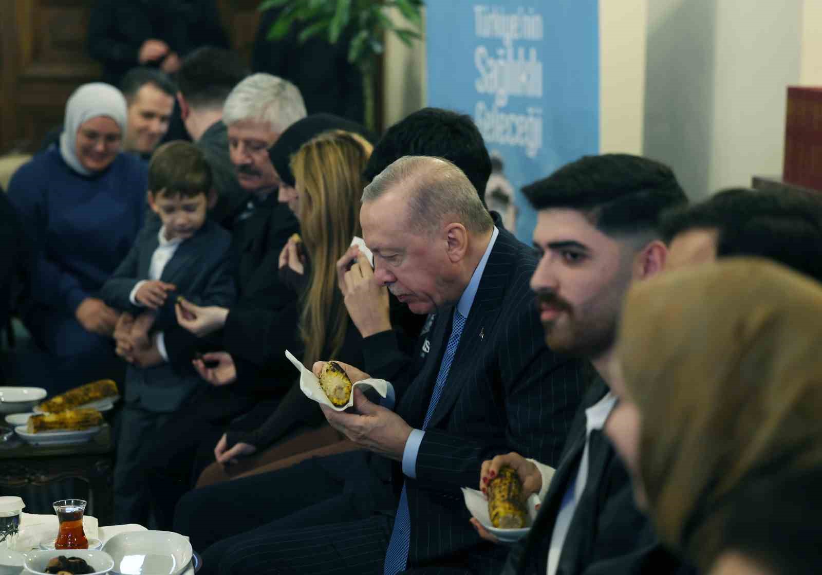 cumhurbaskani erdogan magaralar bosaldi silahlar yakildi yakiliyor 11 f8T5EbIf