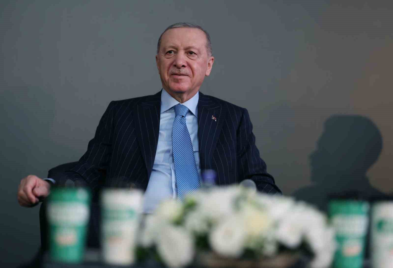 cumhurbaskani erdogan magaralar bosaldi silahlar yakildi yakiliyor 15 cKAdc7tz