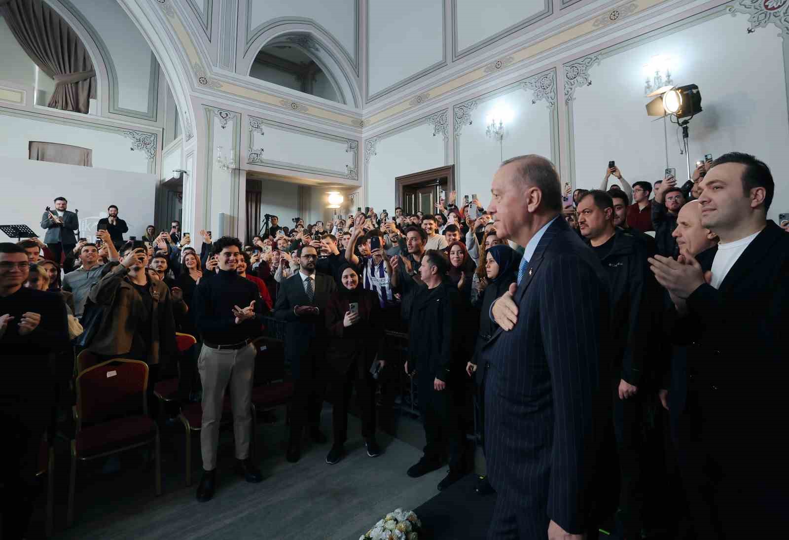 cumhurbaskani erdogan magaralar bosaldi silahlar yakildi yakiliyor 20 r3sDDhi8