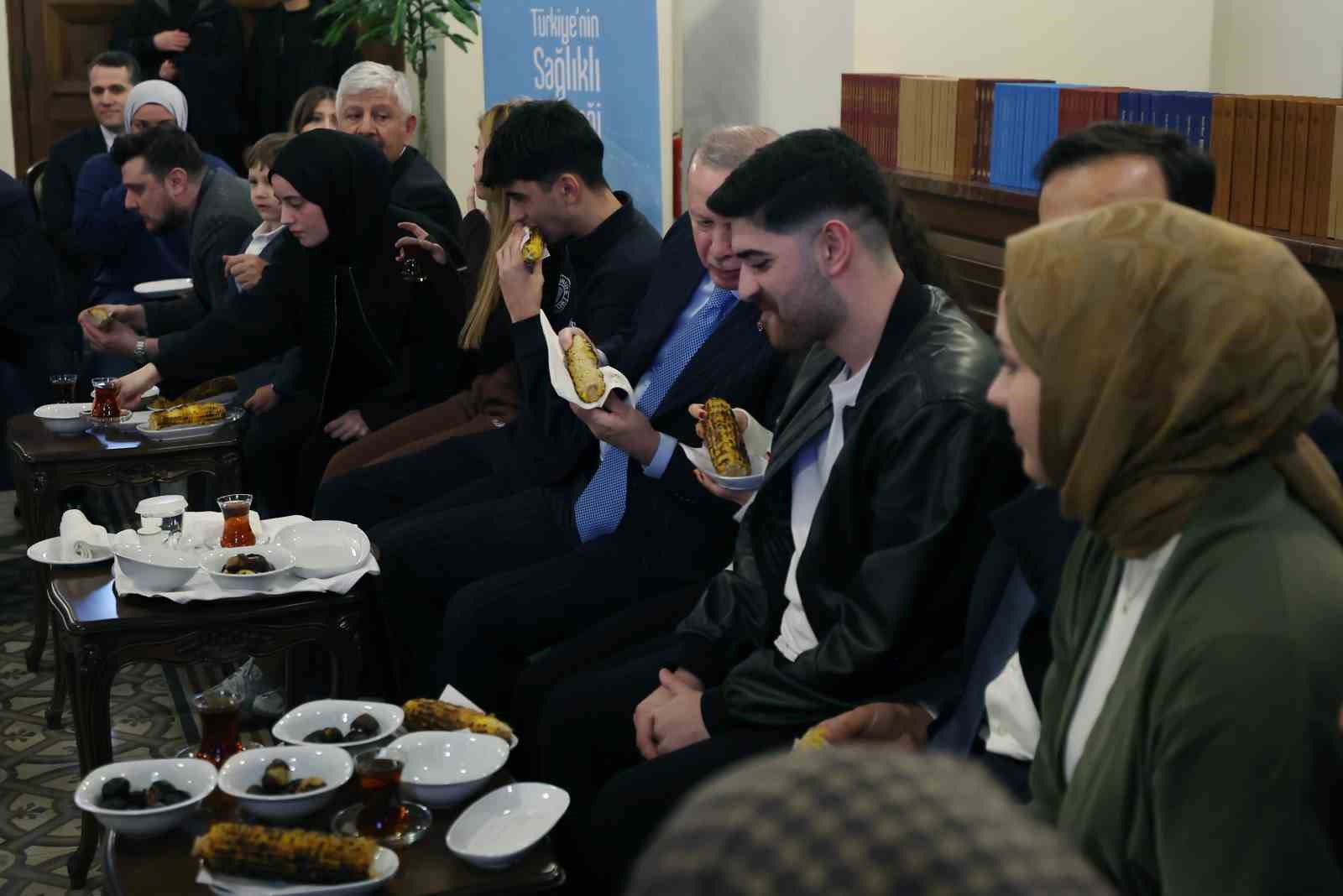 cumhurbaskani erdogan magaralar bosaldi silahlar yakildi yakiliyor 4 Tu1hqjrC
