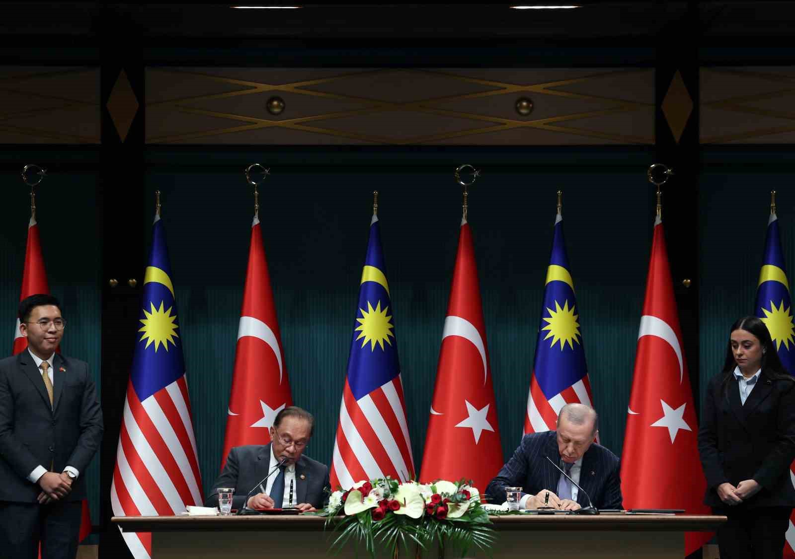cumhurbaskani erdogan malezya ile atabilecegimiz musterek adimlari degerlendirmeyi surdurecegiz 15