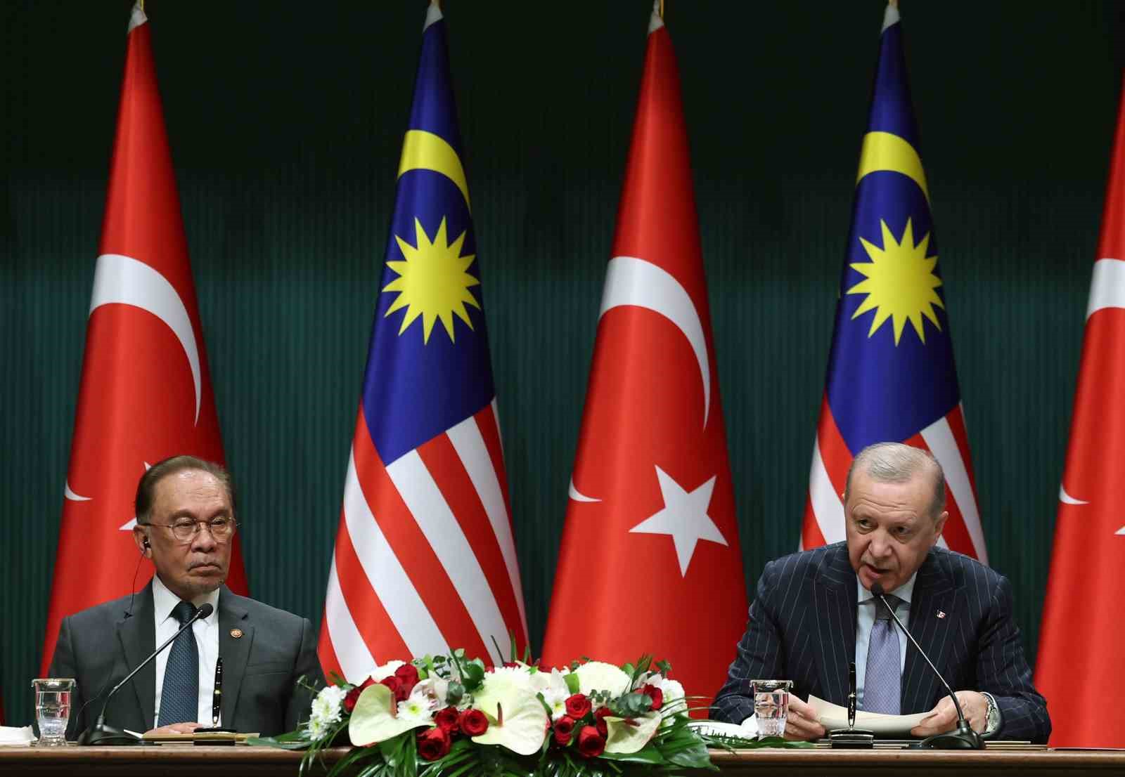 cumhurbaskani erdogan malezya ile atabilecegimiz musterek adimlari degerlendirmeyi surdurecegiz 16 qsguBGdr