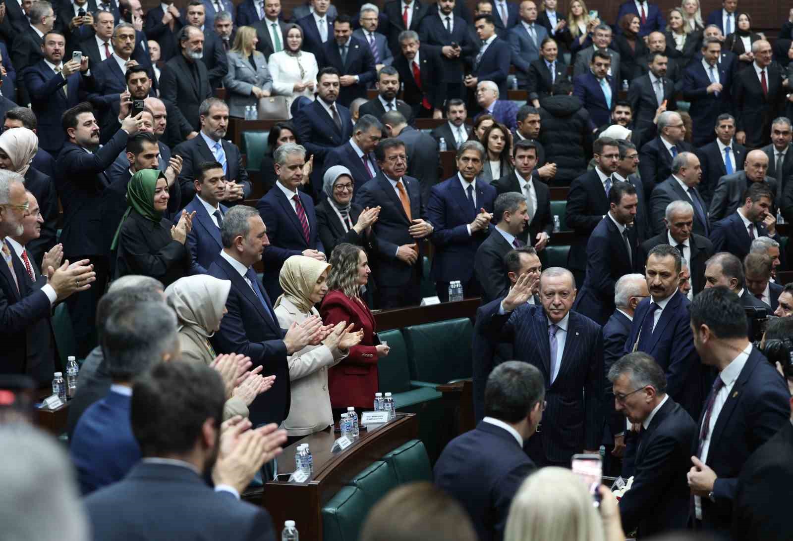 Cumhurbaşkanı Erdoğan: "Meydanlarda vaat yağmuruna tutup bugün başkent Ankara’ya su bile veremeyen beceriksizlerin insafına bu milleti bırakmayacağız" (1) 12 cumhurbaskani erdogan meydanlarda vaat yagmuruna tutup bugun baskent ankaraya su bile veremeyen beceriksizlerin insafina t2wLtBN5
