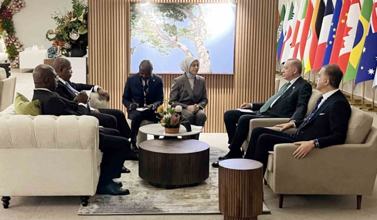 cumhurbaskani-erdogan-mikta-liderleriyle-bir-araya-geldi-cdW2WMxq.jpg