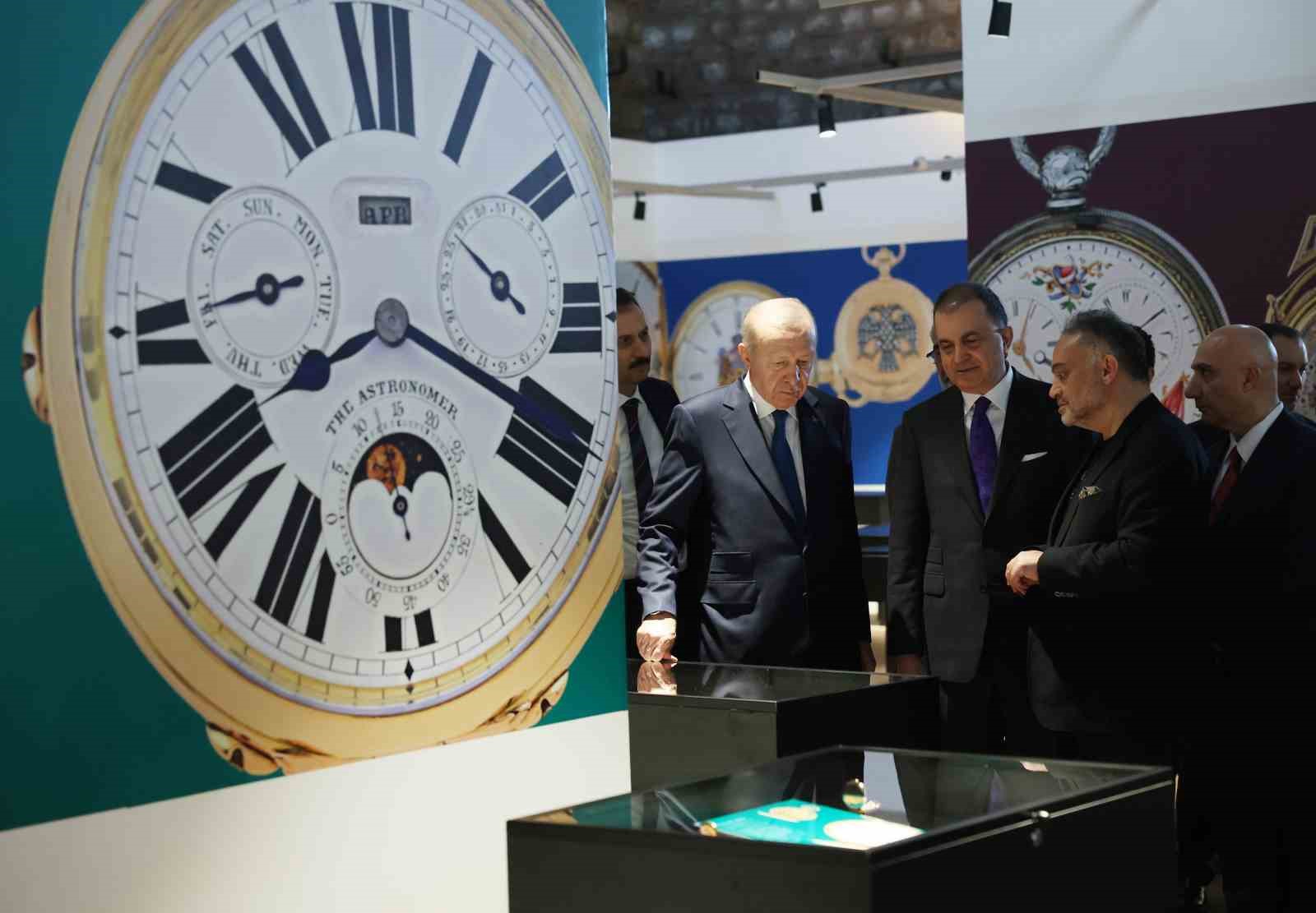 cumhurbaskani erdogan muhtesem cep saatleri koleksiyonu sergisini gezdi 5 wMffjztM
