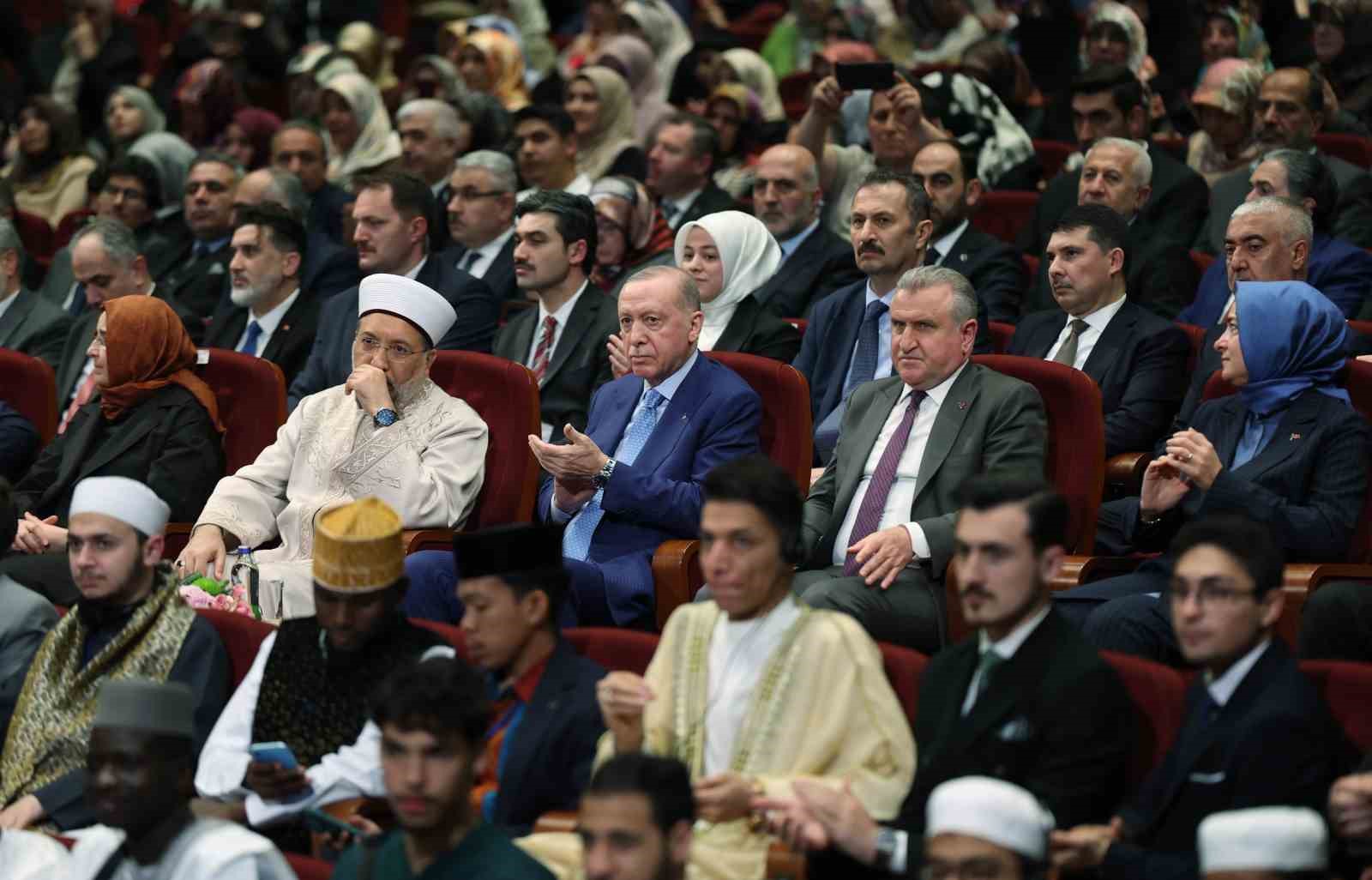 Cumhurbaşkanı Erdoğan: "Müslümanlar olarak zorlu ve sancılı bir dönemden geçiyoruz" 13 cumhurbaskani erdogan muslumanlar olarak zorlu ve sancili bir donemden geciyoruz 9 34GUAzUK