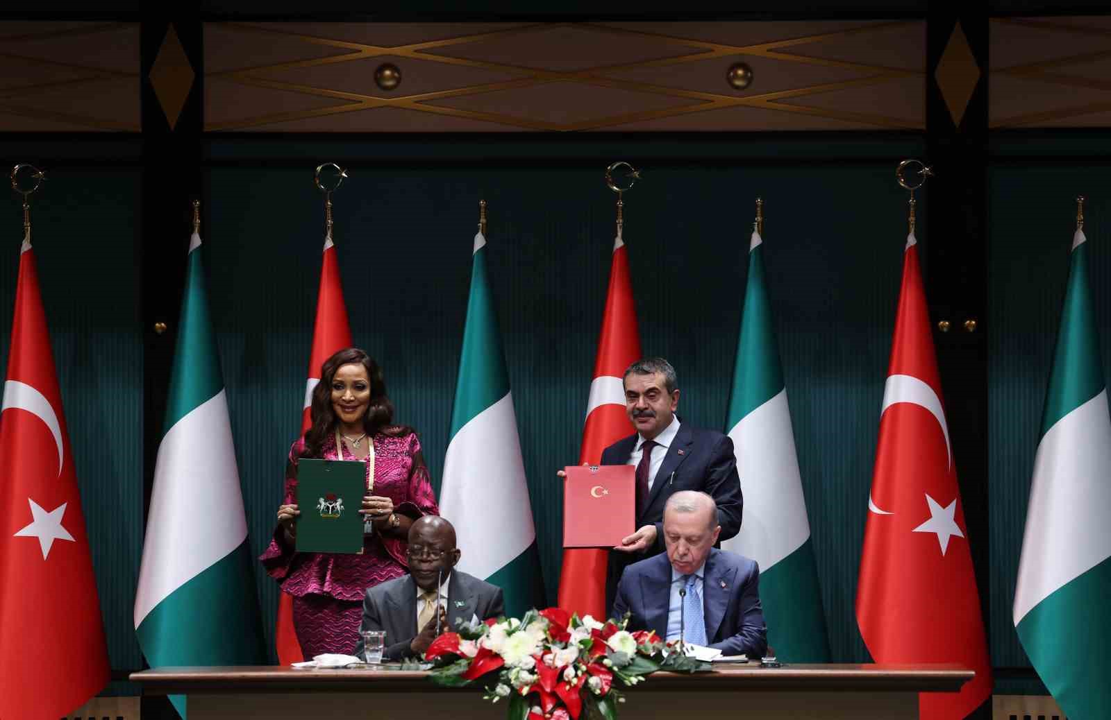 cumhurbaskani erdogan nijerya cumhurbaskani tinubu ile 5 milyar dolar ticaret hacmi hedefimize bagliligimizi teyit D14Is4EN