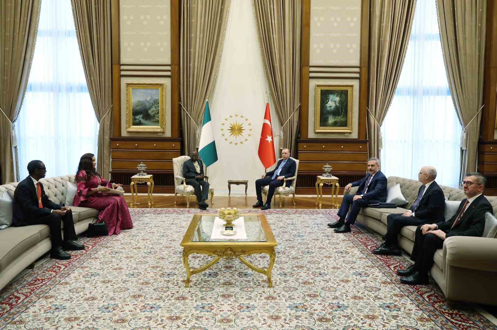 cumhurbaskani erdogan nijerya cumhurbaskani tinubu ve beraberindeki heyetle bir araya geldi 2 4e37HEwK