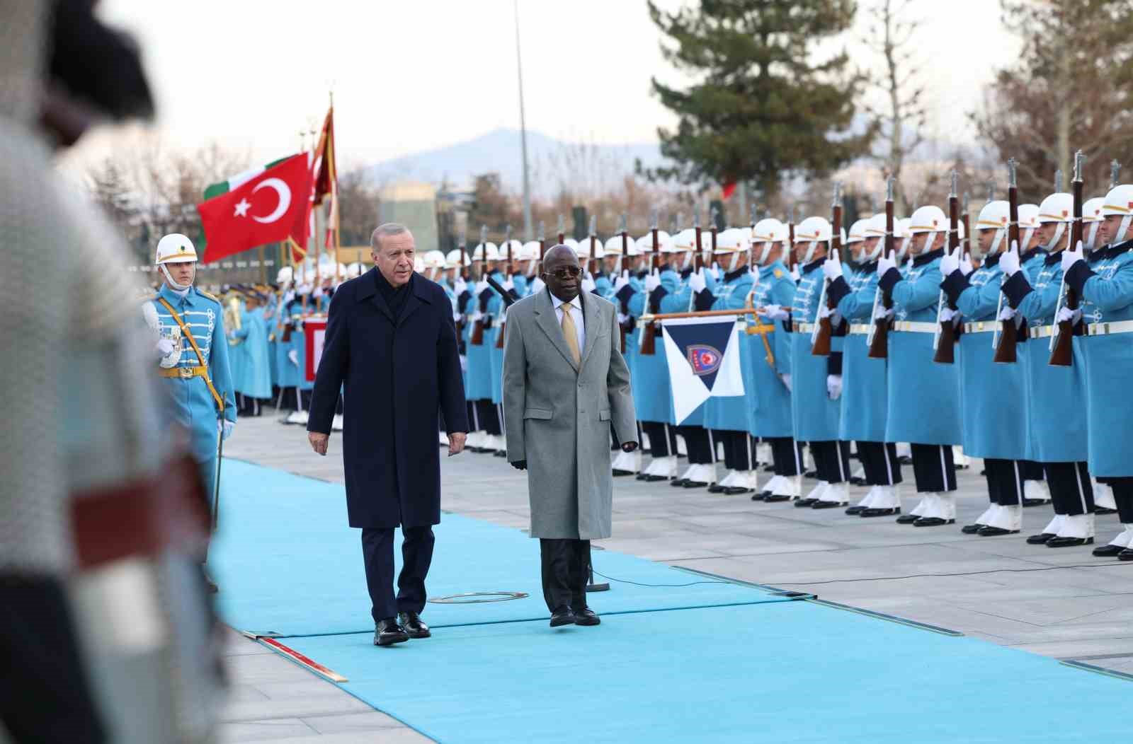 cumhurbaskani erdogan nijerya cumhurbaskani tinubuyu torenle karsiladi 17 S7yJGLX4