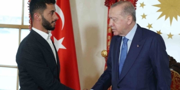 cumhurbaskani-erdogan-oscar-odullu-filistinli-yonetmen-basel-adrayi-kabul-etti-gj84Tvnf.jpg