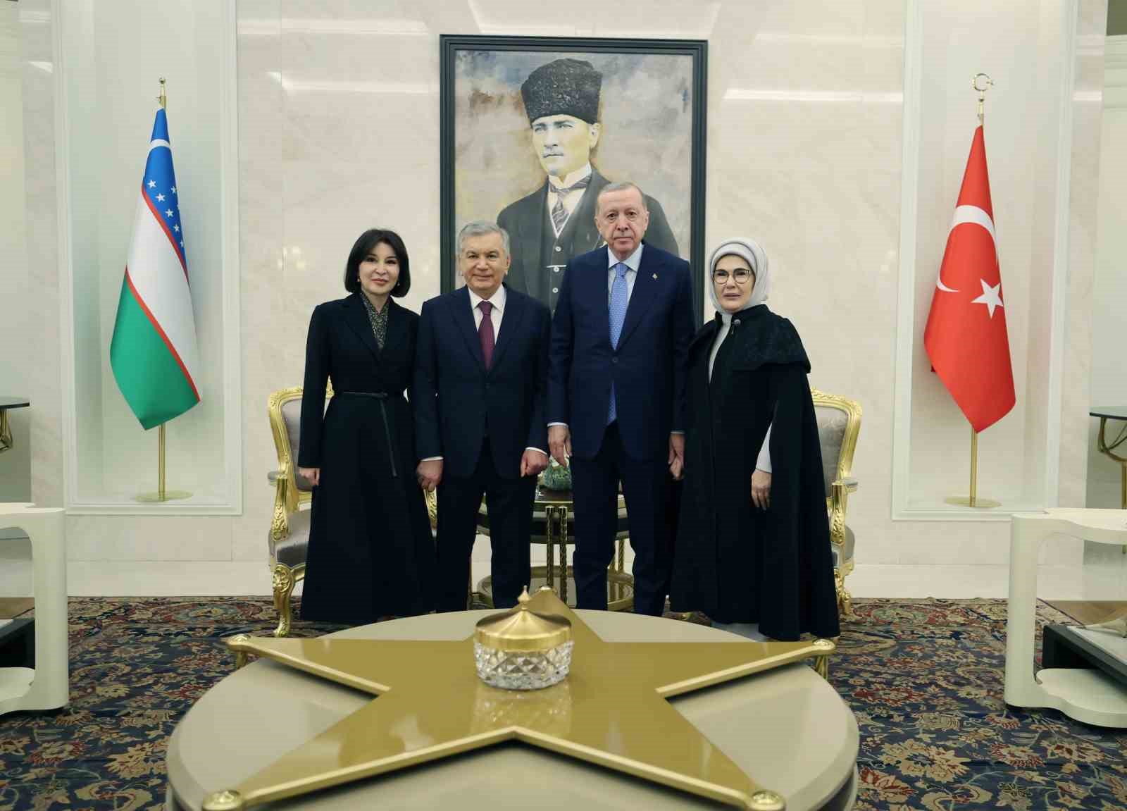 Cumhurbaşkanı Erdoğan, Özbekistan Cumhurbaşkanı Mirziyoyev’i havalimanında karşıladı 7 cumhurbaskani erdogan ozbekistan cumhurbaskani mirziyoyevi havalimaninda karsiladi 3 NkwqsOm8
