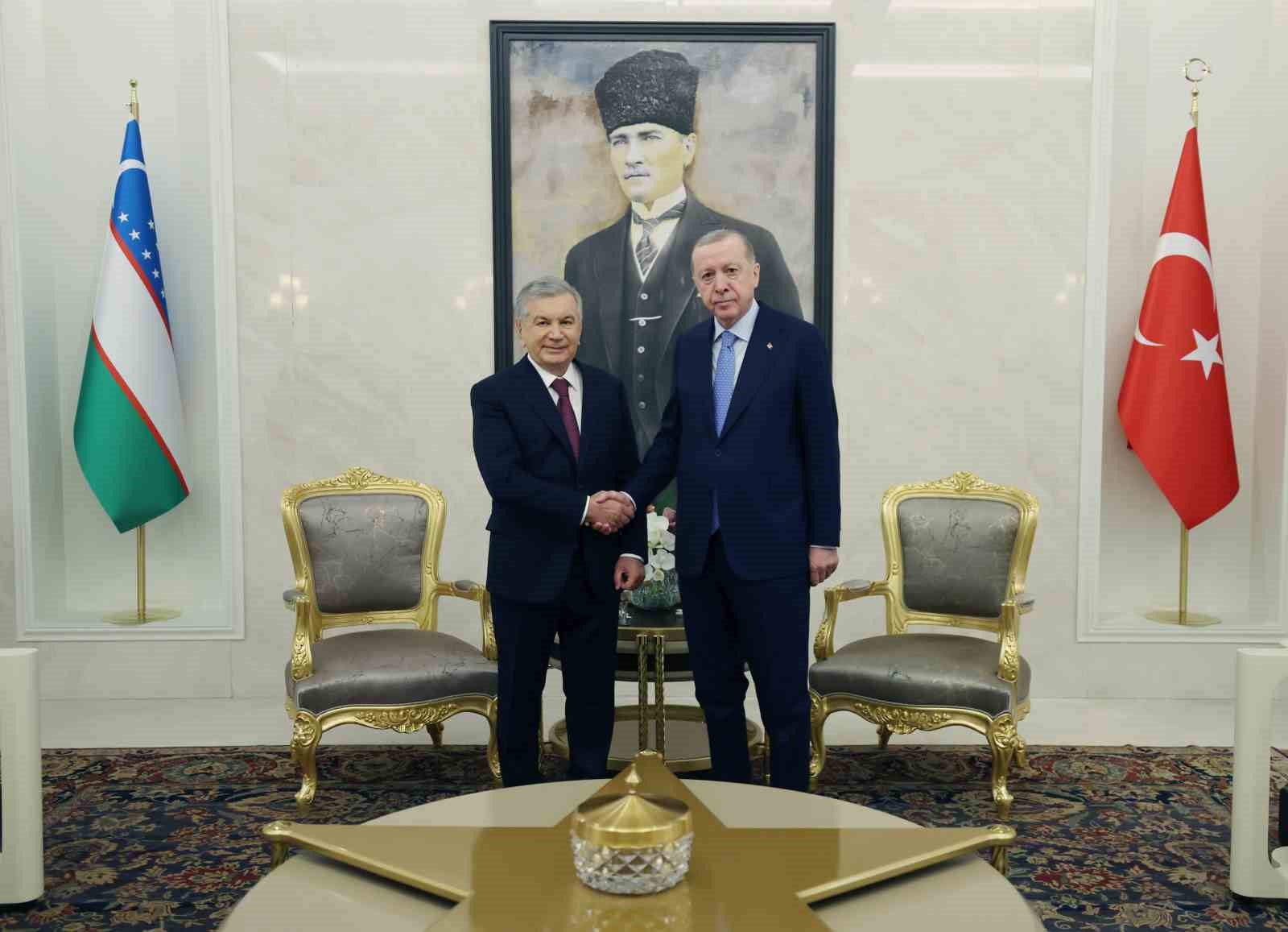 Cumhurbaşkanı Erdoğan, Özbekistan Cumhurbaşkanı Mirziyoyev’i havalimanında karşıladı 8 cumhurbaskani erdogan ozbekistan cumhurbaskani mirziyoyevi havalimaninda karsiladi 4 X3HP4c3K