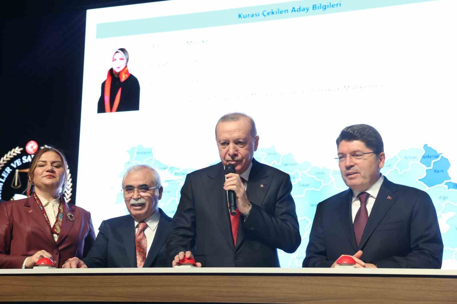 cumhurbaskani erdogan ozgurluklerin herkese esit uygulandigi yeni turkiyeyi insallah herkes kabullenecek 2 ukRvKjqj