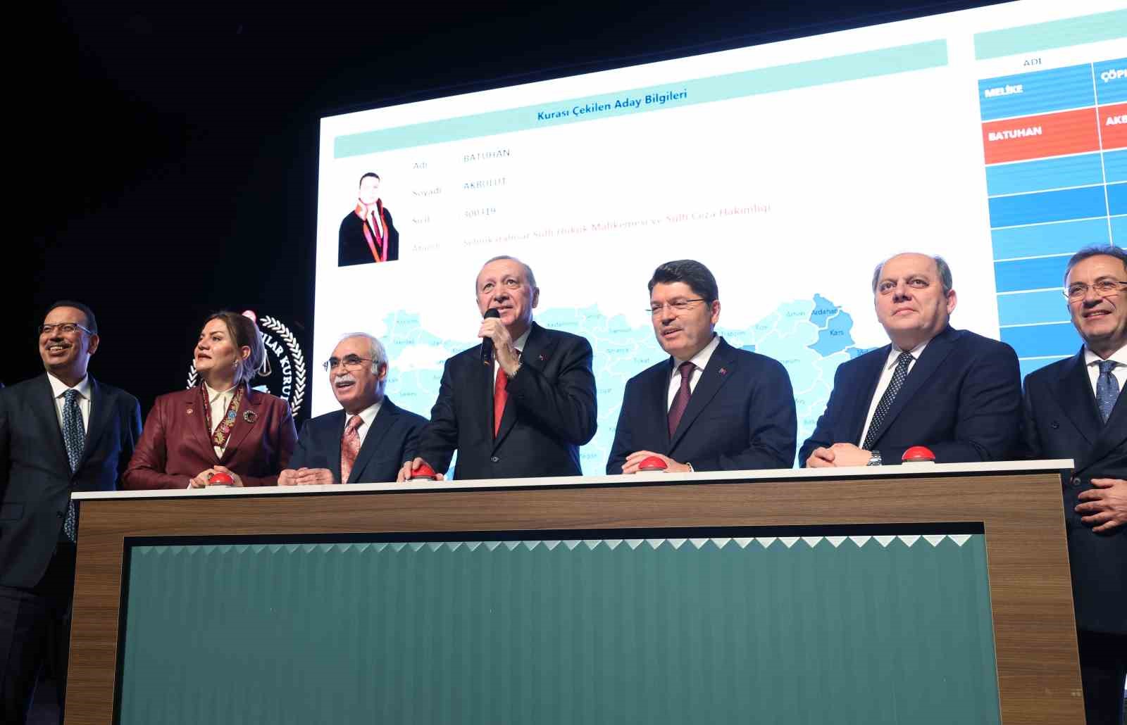 cumhurbaskani erdogan ozgurluklerin herkese esit uygulandigi yeni turkiyeyi insallah herkes kabullenecek 3 UCgavCLu
