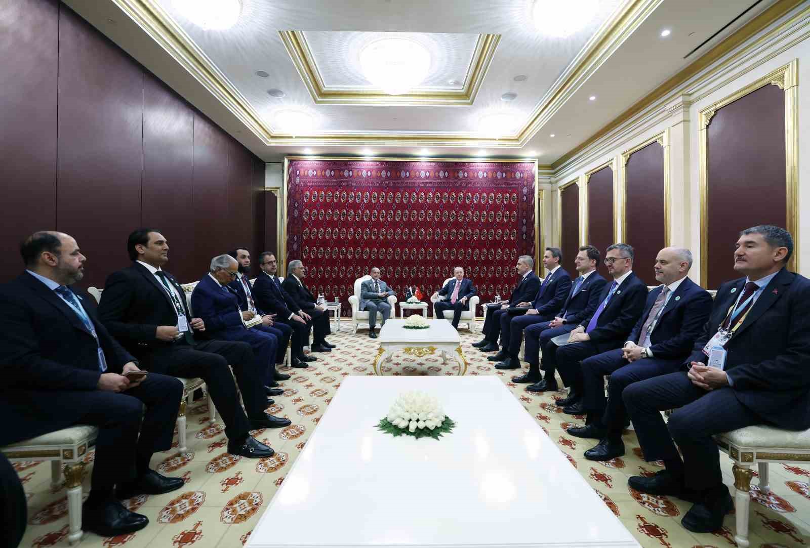 cumhurbaskani erdogan pakistan basbakani serif ile gorustu 2 WW4MMrID