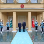 cumhurbaskani-erdogan-pakistan-basbakani-serifi-resmi-torenle-karsiladi-evQqgUU4.jpg
