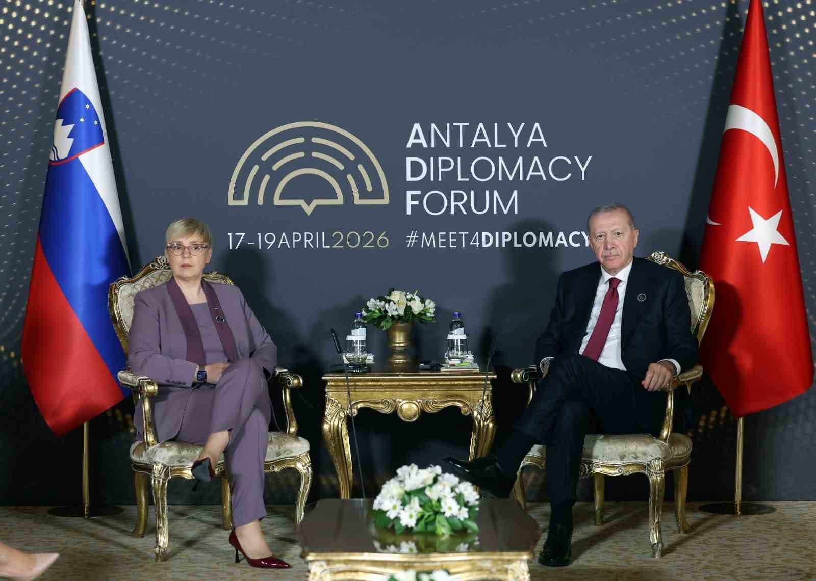Cumhurbaşkanı Erdoğan Slovenya Cumhurbaşkanı Natasa Pirc Musar ile görüştü 6 cumhurbaskani erdogan slovenya cumhurbaskani natasa pirc musar ile gorustu 2 bDDlPdZq
