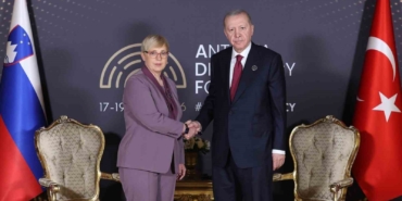 cumhurbaskani-erdogan-slovenya-cumhurbaskani-natasa-pirc-musar-ile-gorustu-uUIWuKpG.jpg