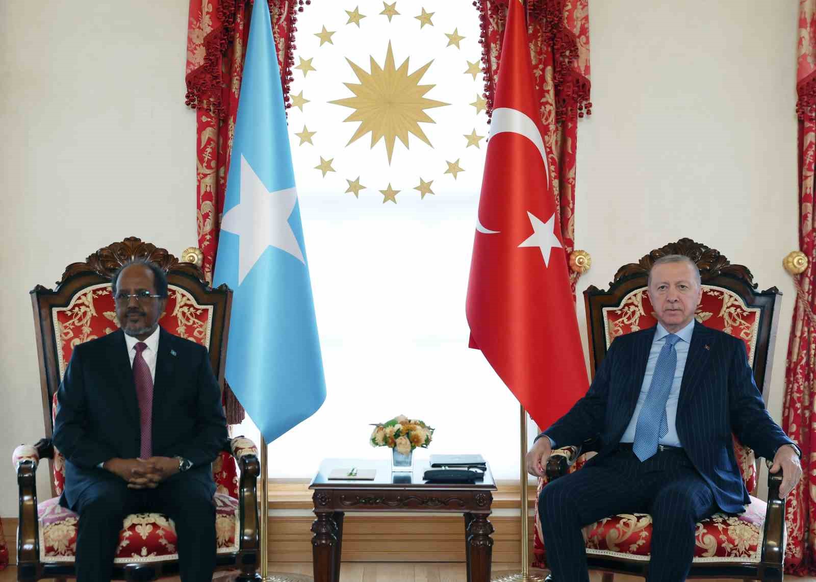 Cumhurbaşkanı Erdoğan, Somalili mevkidaşı Hasan Şeyh Mahmud’la bir araya geldi 8 cumhurbaskani erdogan somalili mevkidasi hasan seyh mahmudla bir araya geldi 4 aeSKLBFT