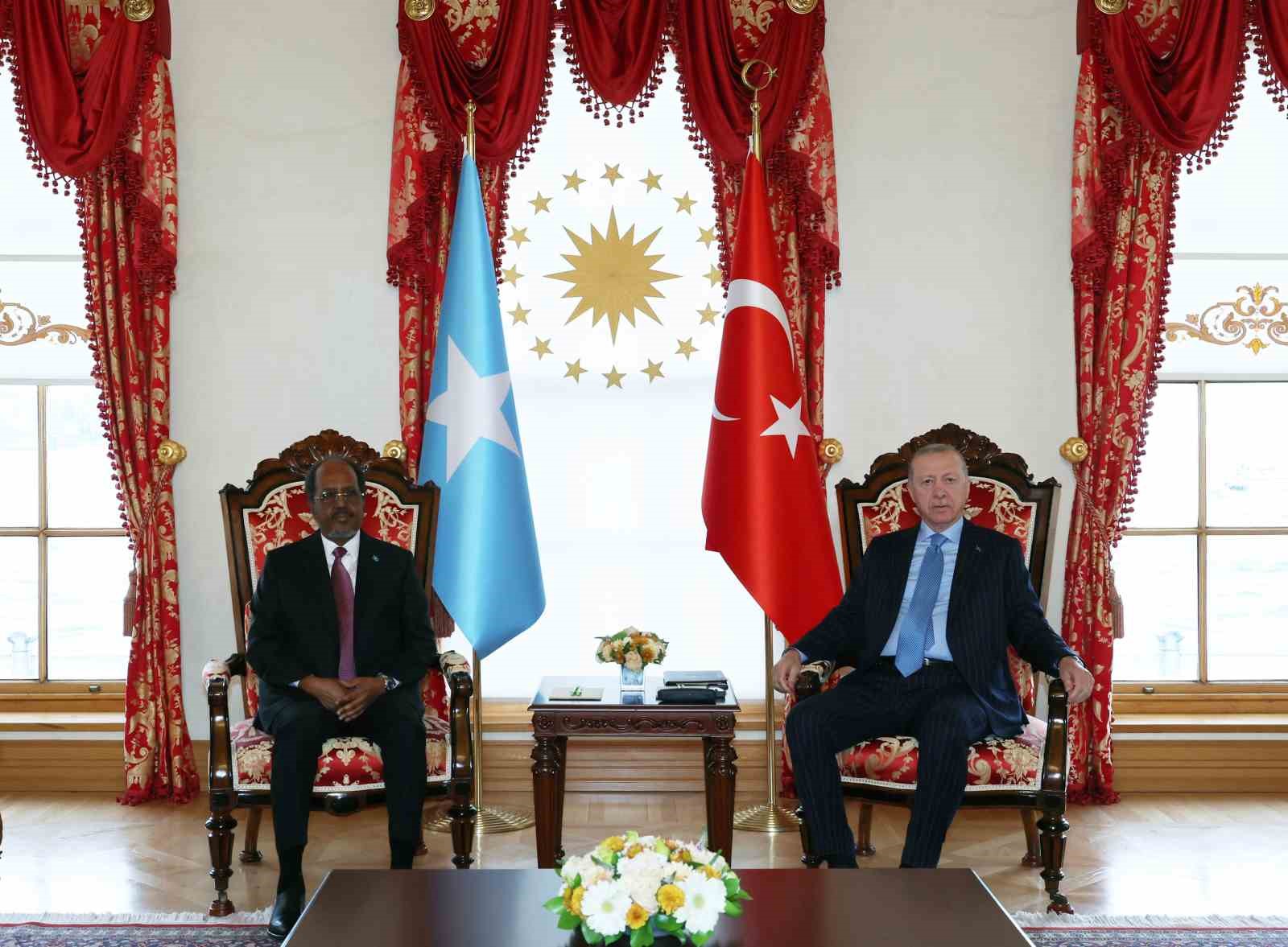 Cumhurbaşkanı Erdoğan, Somalili mevkidaşı Hasan Şeyh Mahmud’la bir araya geldi 9 cumhurbaskani erdogan somalili mevkidasi hasan seyh mahmudla bir araya geldi 5 iMCdiwWM