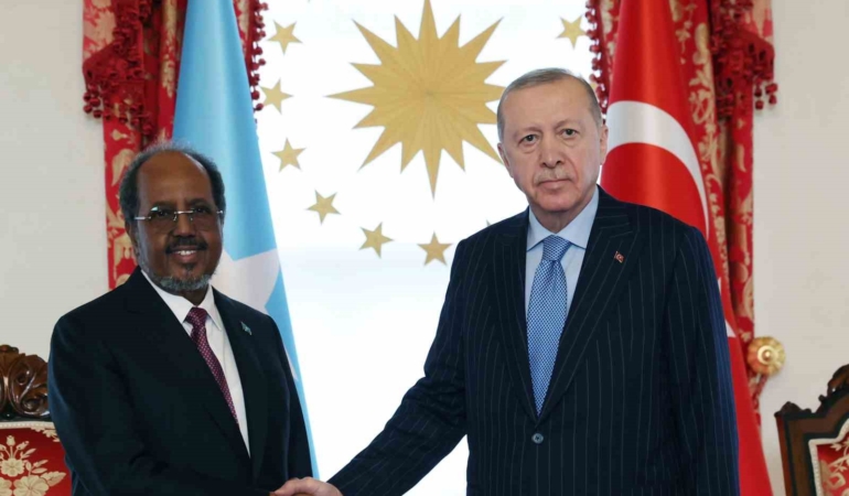 cumhurbaskani-erdogan-somalili-mevkidasi-hasan-seyh-mahmudla-bir-araya-geldi-9XJgxME5.jpg