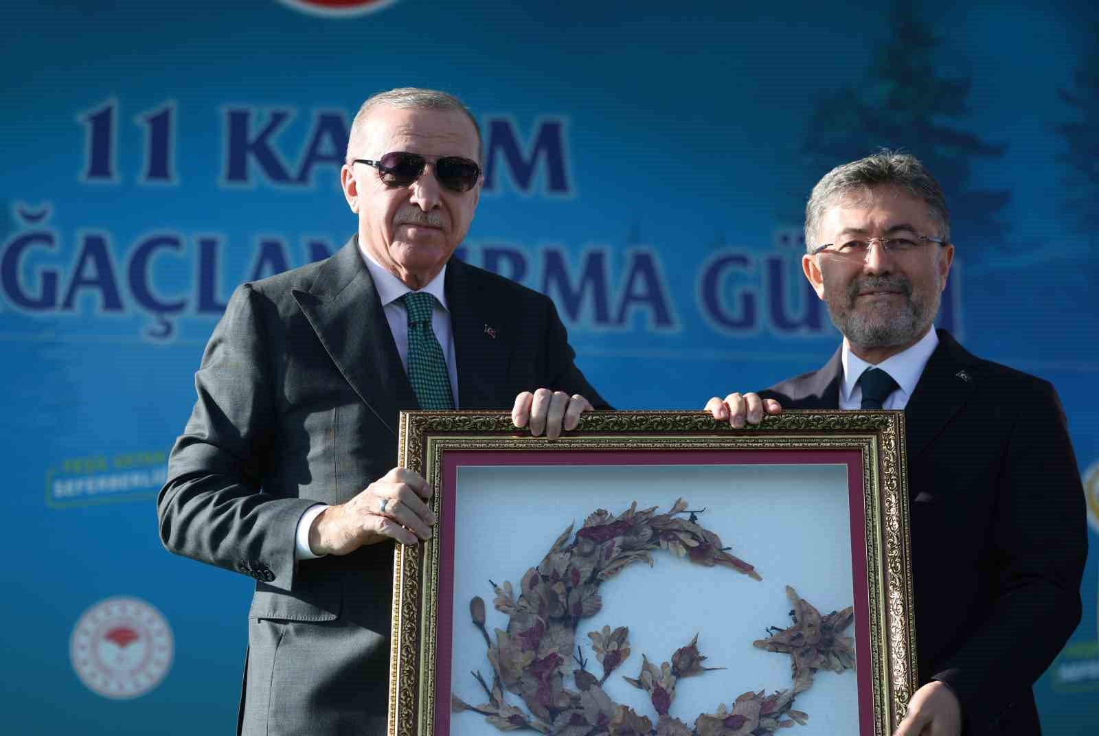 cumhurbaskani erdogan son 23 yilda 7 bucuk milyar fidan ve tohumu toprakla bulusturduk 15 skISQ6jP