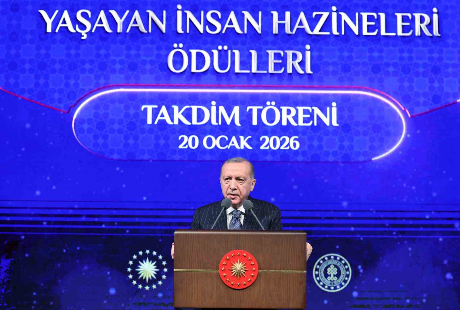cumhurbaskani erdogan son 23 yilda yurt disina kacirilan 13 bin 448 eserin ulkemize iadesini 1zhW221m