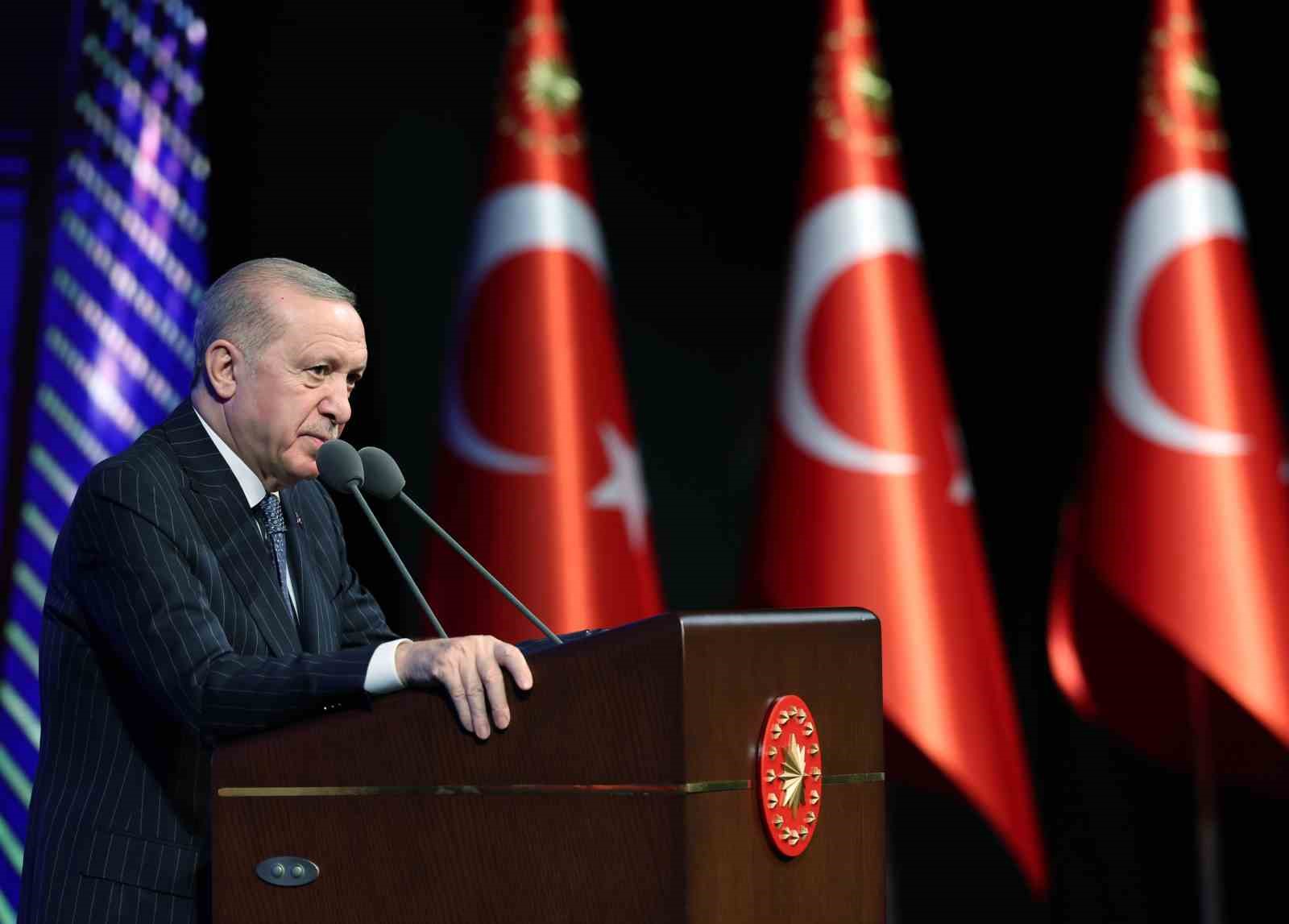 cumhurbaskani erdogan son 23 yilda yurt disina kacirilan 13 bin 448 eserin ulkemize iadesini GWGljUtS